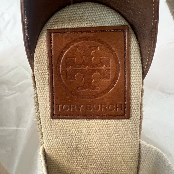 TORY BURCH Cream Wedge Sandals - Picture 15 of 16